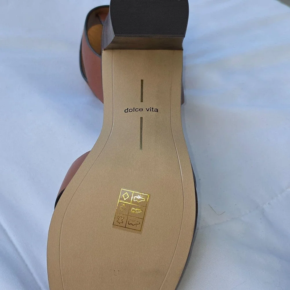 Dolce Vita Nala Brown Leather Crisscross Block Heel Sandals Ankle Strap Size 8.5